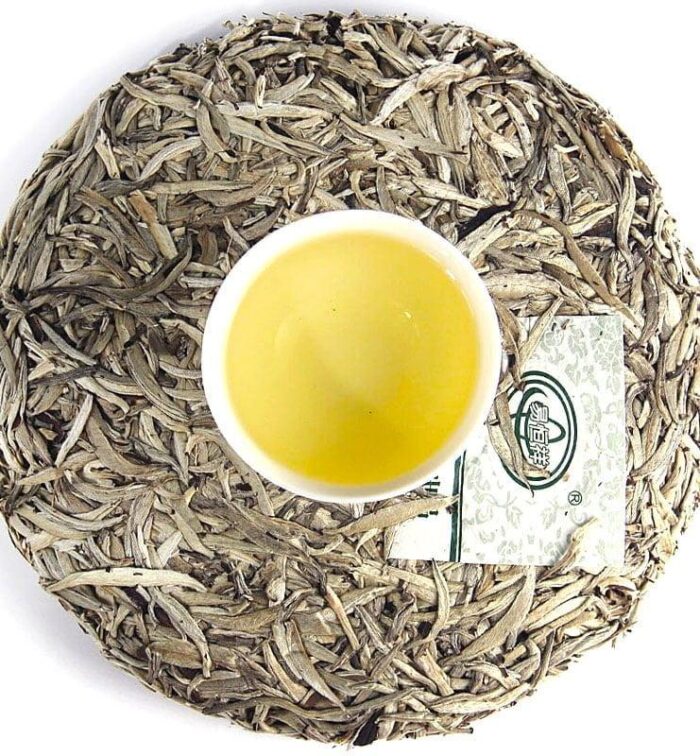 Бай Цзинь Бін 2015 рік, білий пресований чай (№600)