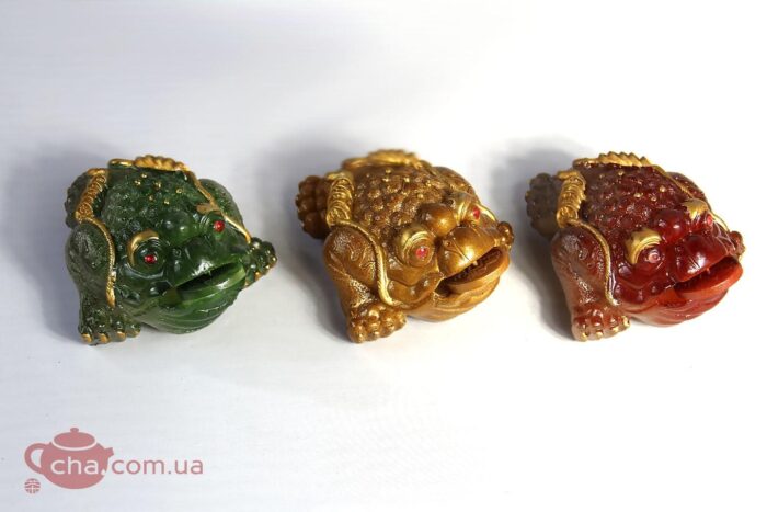 Трёхлапая жаба с монетой меняющая цвет для богатства  - фото 5