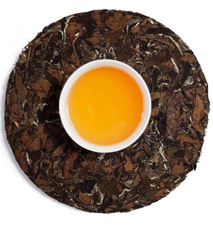Білий прсований чай "Гун Мей Бін" 2018р (№480)