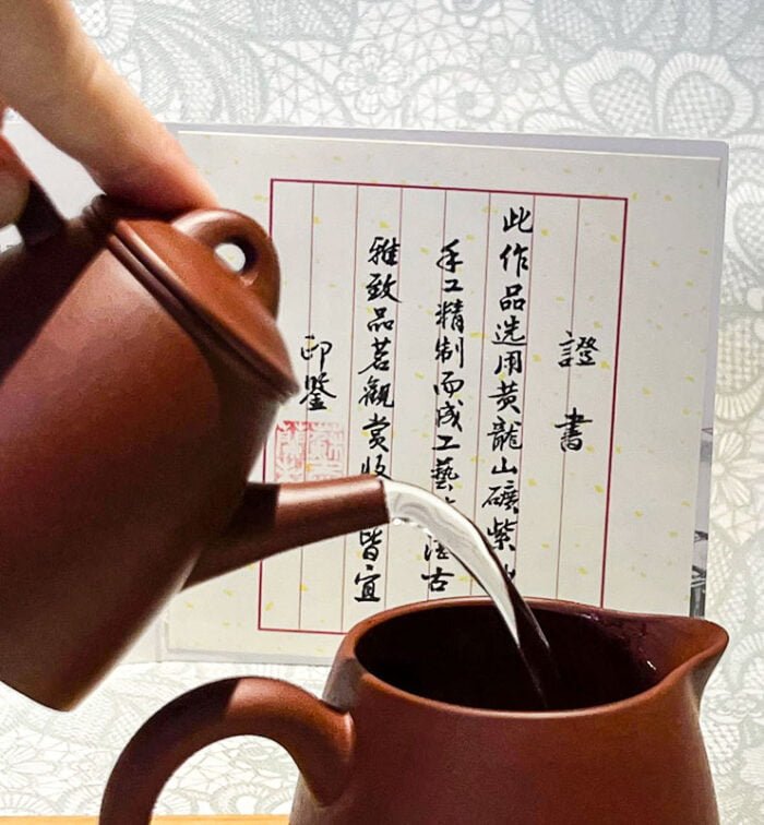 Чайник из исинской глины формы Ши Пяо, красный «Каменный ковш»  - фото 3